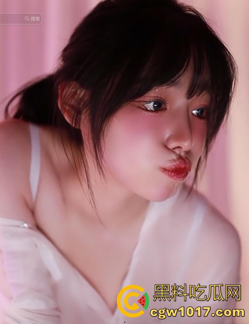 韩国顶级色情主播 神颜【周如宁】直播玩弄乳房!还穿着比基尼勒出骚逼户型,让粉丝大饱眼福!