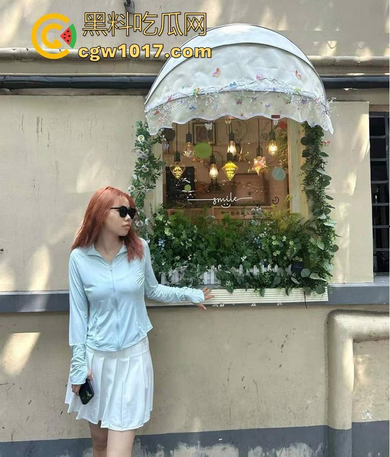 辽宁顶级母狗天天发信息求操,一天不操在哪狂叫,小穴被炮友操到外翻合不拢,颜值不高但胜在骚!