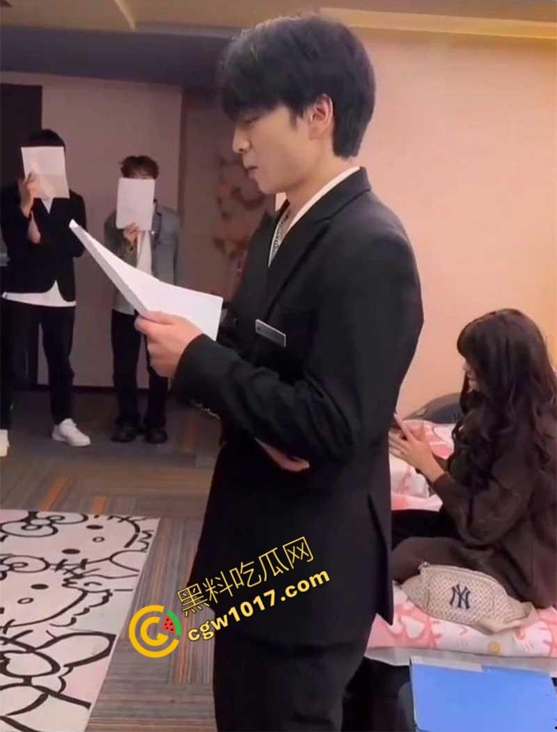 KTV会所少爷秘密训练:帅哥们的全能“修罗场”!只唱歌不够,绝技齐飞、话术奇口,为客人献身,舍命演绎“极乐餐”!