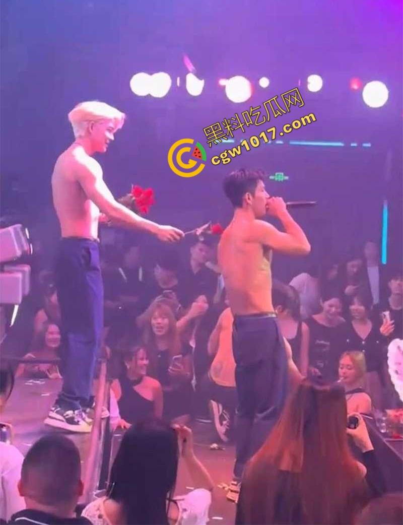 KTV会所少爷秘密训练:帅哥们的全能“修罗场”!只唱歌不够,绝技齐飞、话术奇口,为客人献身,舍命演绎“极乐餐”!