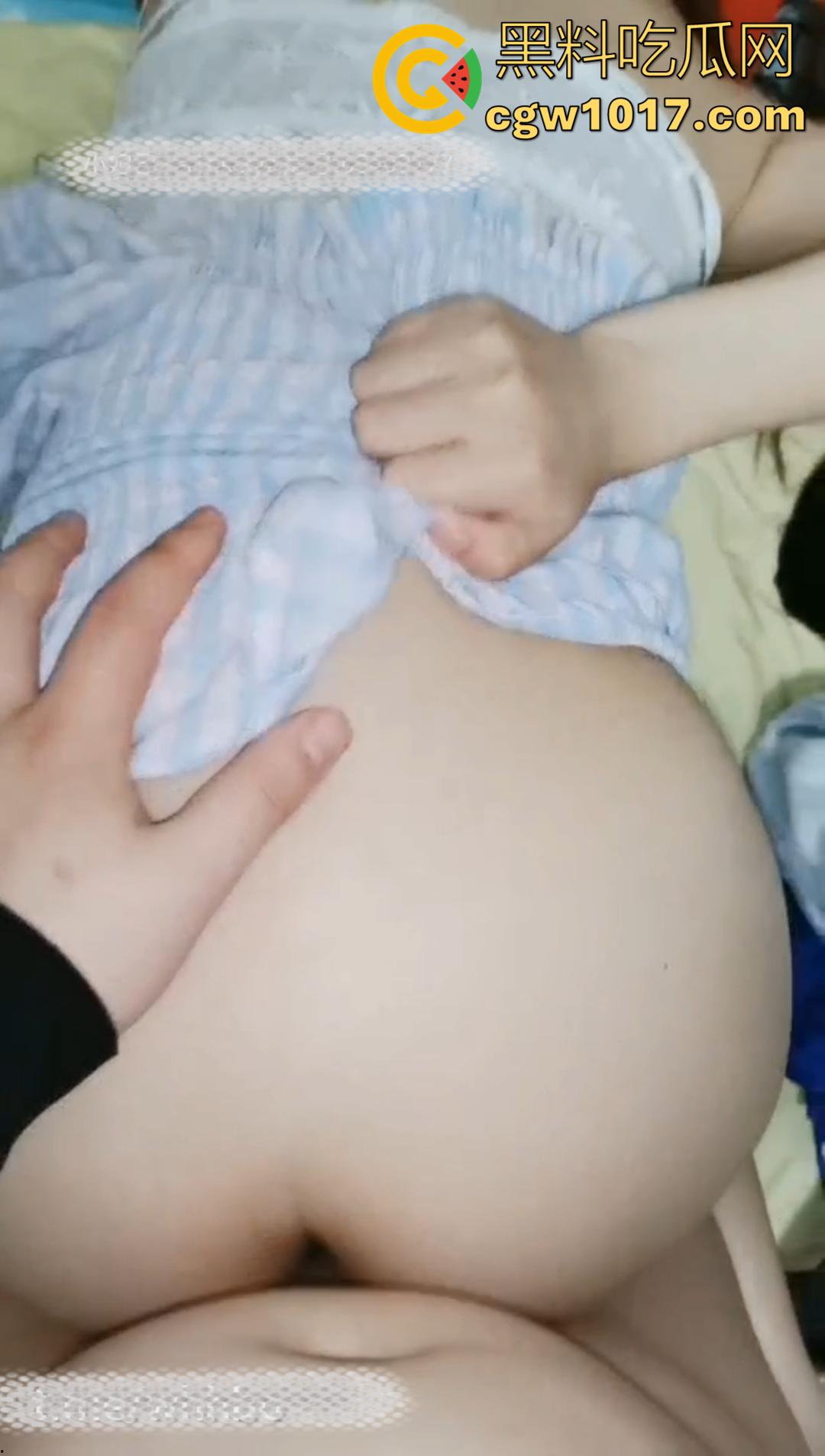 黄色主播花天价真实破处!高中巨乳妹子被开苞,插进去血流整个鸡巴上都是 妹子嗷嗷喊疼!