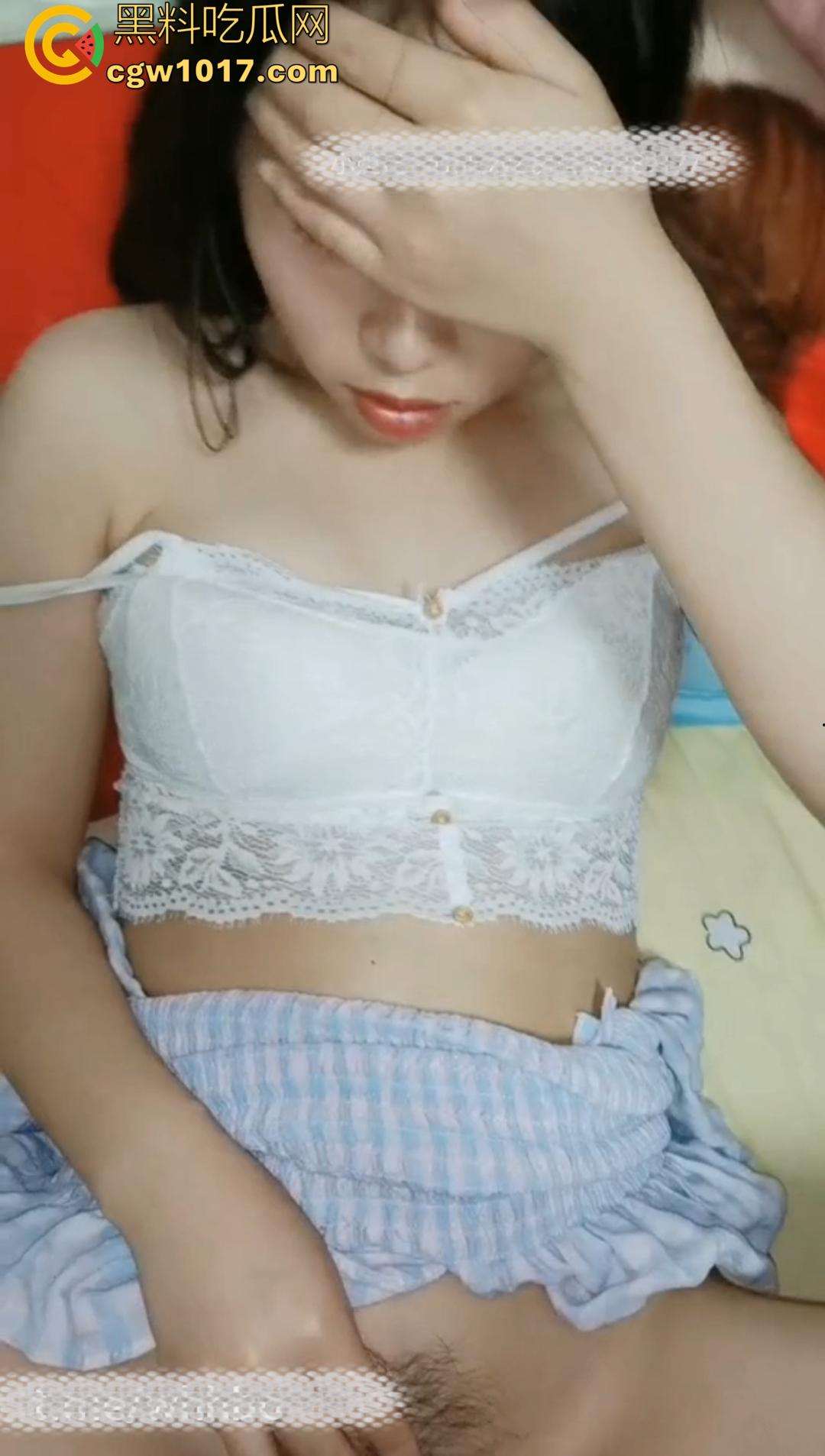 黄色主播花天价真实破处!高中巨乳妹子被开苞,插进去血流整个鸡巴上都是 妹子嗷嗷喊疼!