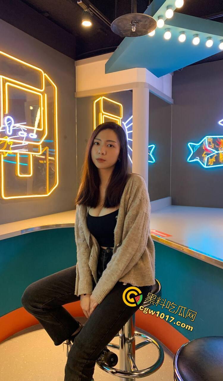 西安艺术学院公认的系花级G乳女神【高晓涵】居然早就被金主包养了！做爱视频被金主曝光 原来你的女神在床上就是一条母狗！