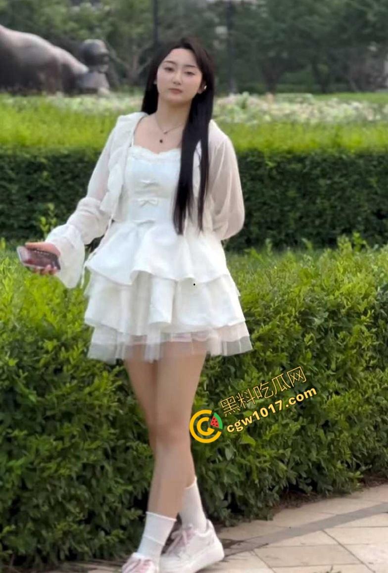 快手千万粉网红【老狗】惊爆丑闻：婚内出轨乱搞、KTV淫乱黑料满天飞！与爱徒【孙佳昕】狂欢，前妻直播爆猛料，裸露内幕掀波澜！