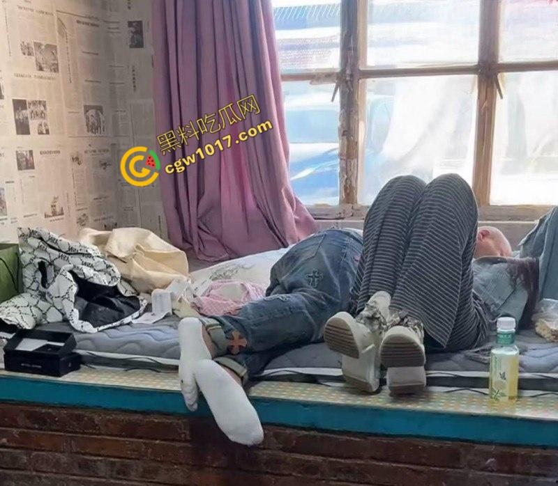 快手千万粉网红【老狗】惊爆丑闻:婚内出轨乱搞、KTV淫乱黑料满天飞!与爱徒【孙佳昕】狂欢,前妻直播爆猛料,裸露内幕掀波澜!