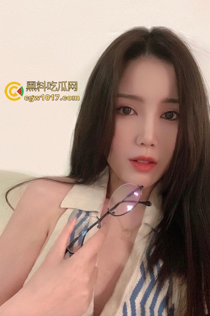 前女友是理发师，性感美臀极品身材却独爱口交，射满嘴咽下去又被口活舔硬，手技口技双绝！