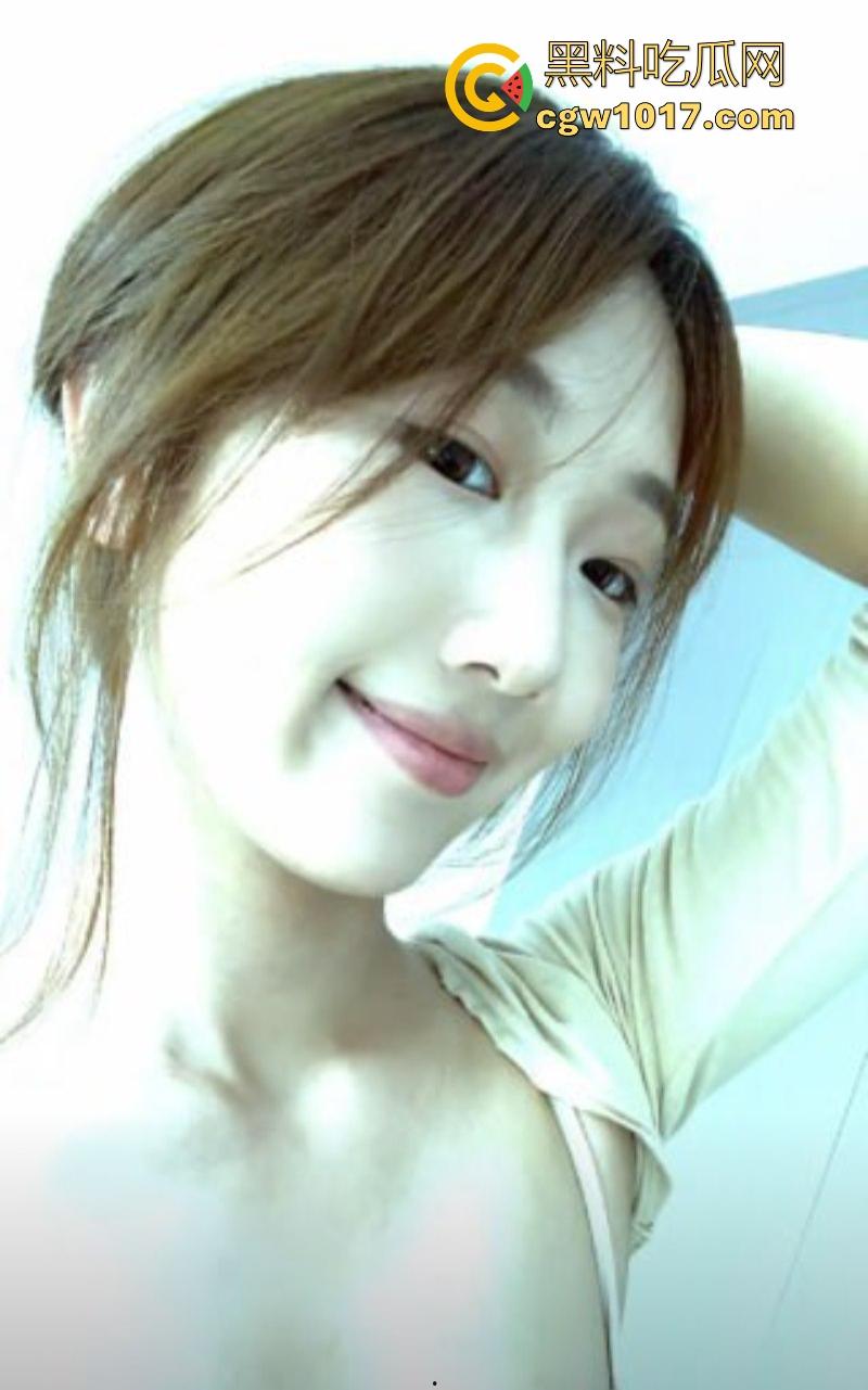 武汉师范学院大三学姐【廖子晴】露脸性爱视频曝光,翘臀高撅摇晃求插眼神饥渴,无套猛冲蜜穴淫液喷溅!