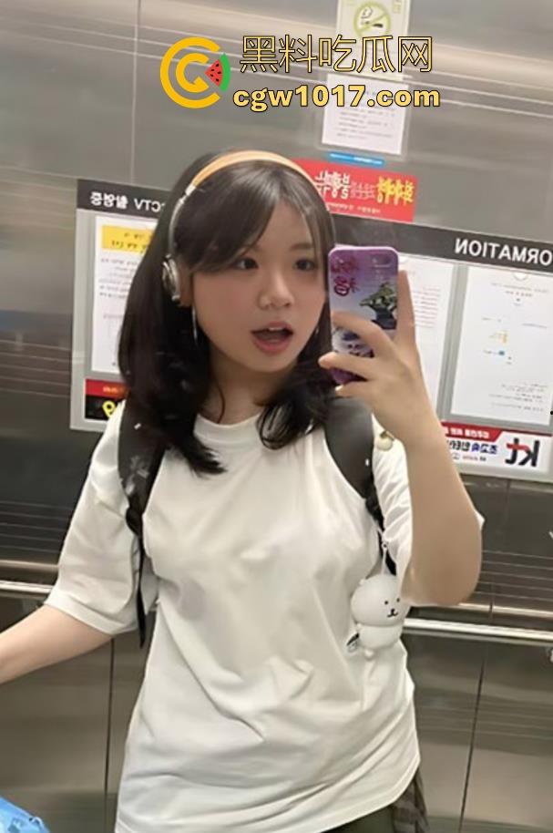 河北反差幼师【李小梦】人民好教师,白天讲课,晚上辅导大学生,微坦身材翘臀圆润,露脸深喉舔屌上位骑乘!