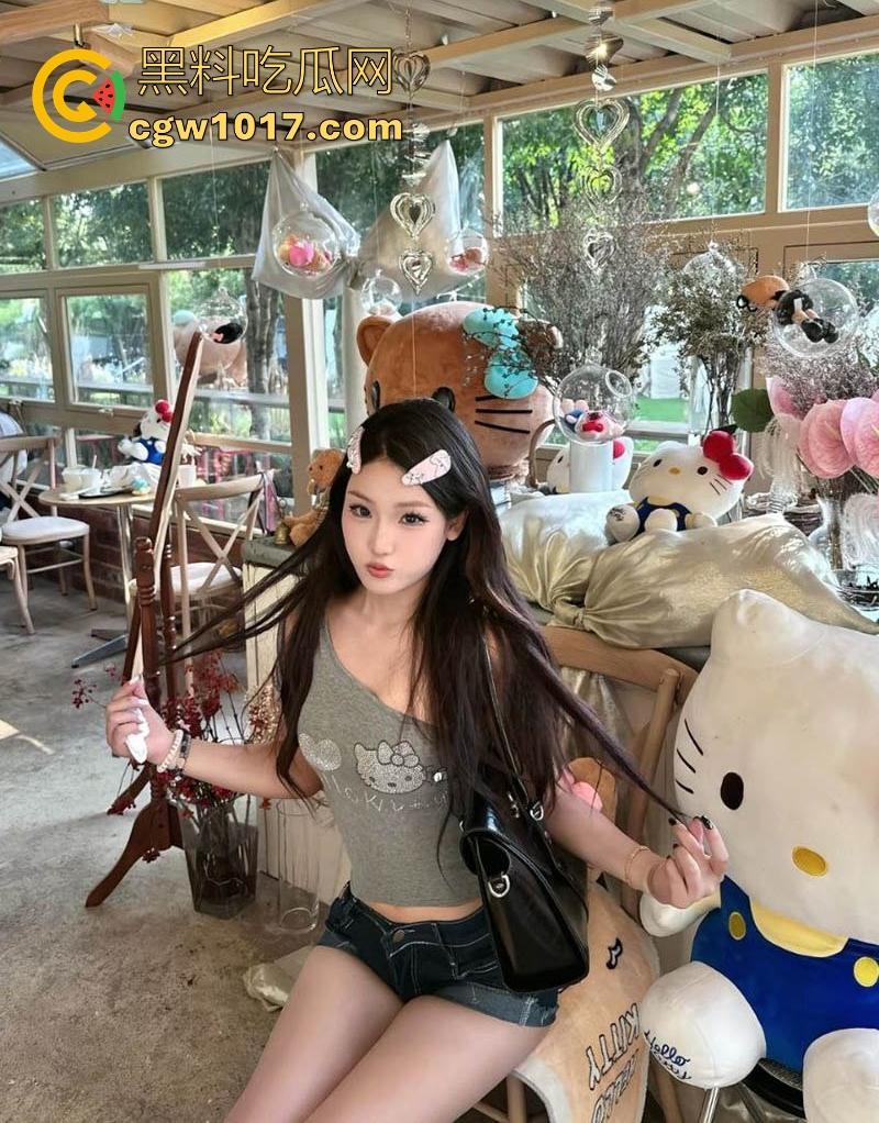 成都顶级小美【郑颖】约炮视频曝光,钟爱深喉口交女骚逼,性爱第一件事先舔屌,技术骚到堪比专业AV女优!