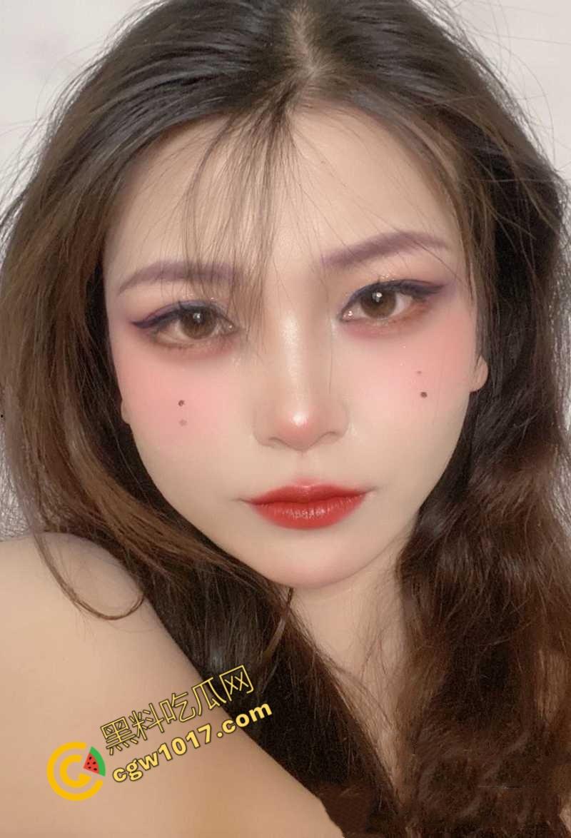 临沂迷人的少妇【周雅静】出轨大曝光:与情夫激情大战,露脸深喉,穿黑丝自慰,骑乘猛操,被老公发现后狂晒网络,震撼全网