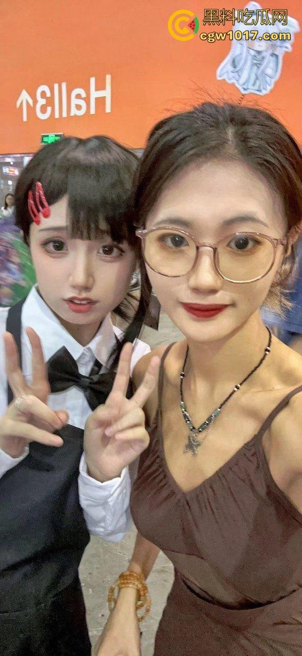 百万粉丝的【strangewomandcl】人妻反差婊彻底社死!付费群露脸被操到喷水,精液从逼里流一地!