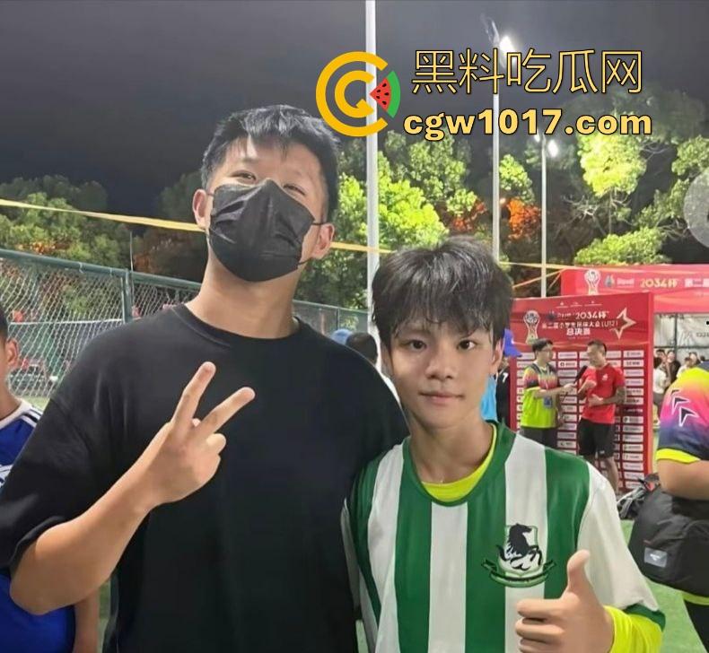 曾经被誉为国足未来的【詹景源】5P空姐黑料被曝！与32岁空姐的恋情，还组织5p淫啪，21秒完全露脸视频全网首曝！