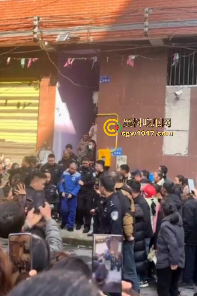 11月25日贵州习水温水偷盗140万现金的落网嫌犯指认现场，现金全数追回警方通报成功破案，不知能否还给需要的人？