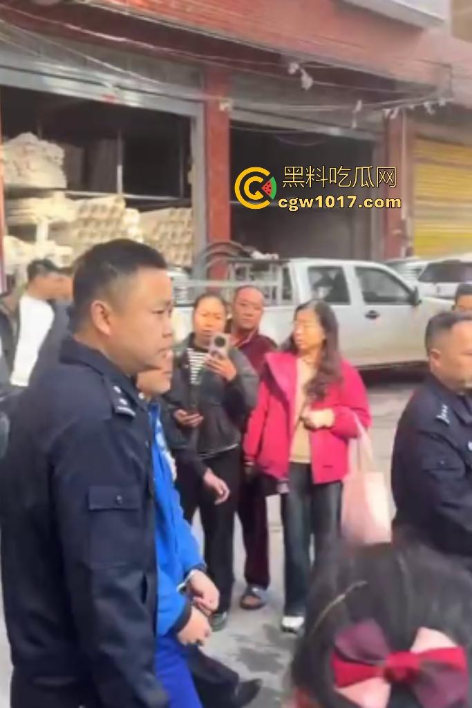 11月25日贵州习水温水偷盗140万现金的落网嫌犯指认现场，现金全数追回警方通报成功破案，不知能否还给需要的人？