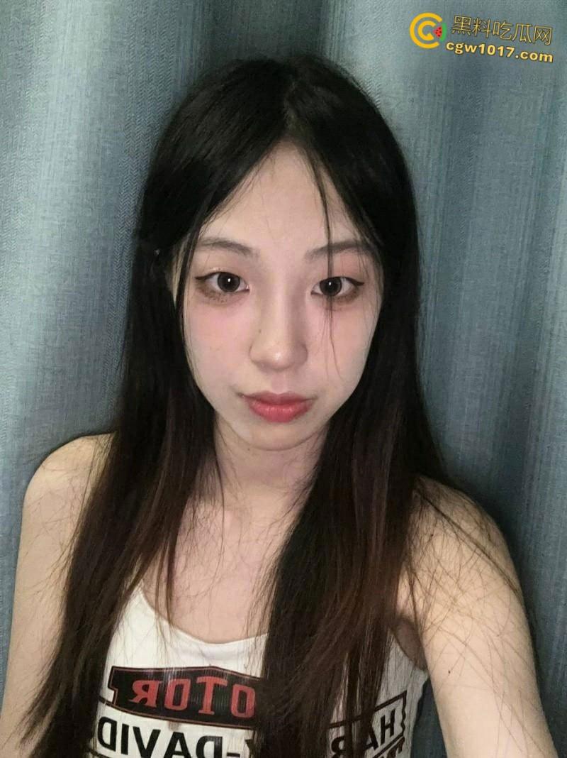 广东中山反差母狗【张倩倩】,恋爱期间出轨前任,被男友曝光自拍小视频,清纯嫩妹彻底沦为索精母狗!