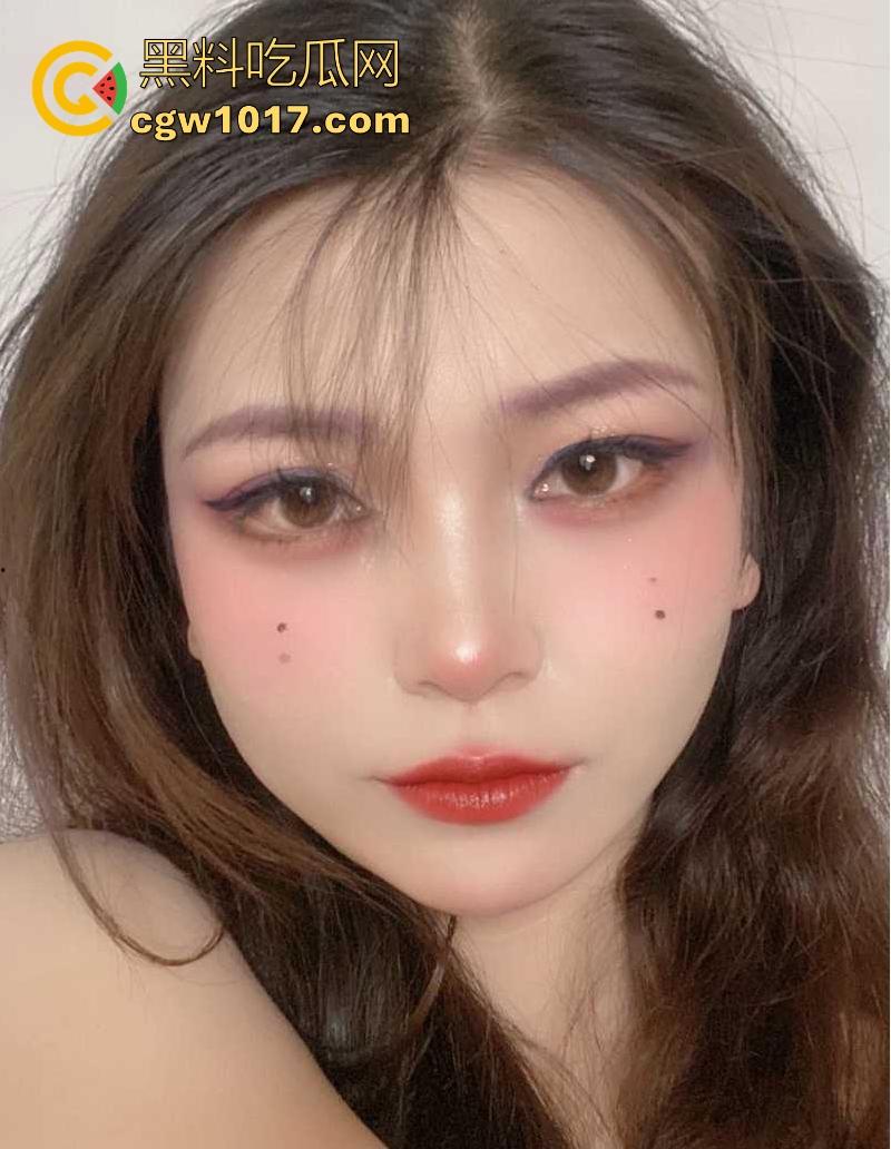 辽宁巨乳少妇【李文莹】出轨与情夫约炮拍劲爆淫片,全程露脸玩尽花式 ,被绿帽老公怒发网络曝光,老淫荡了!