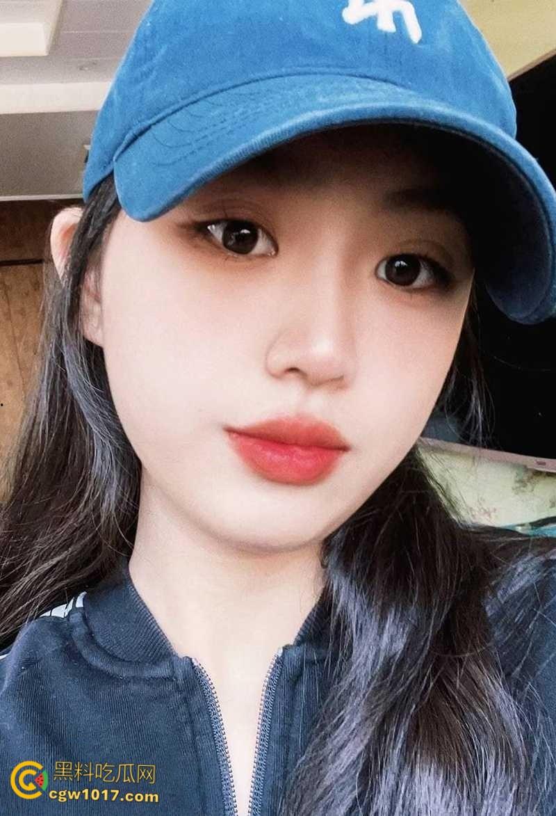 贵州爆乳嫩妹【张静玲】,手持身份证全裸自拍还债 ,浴缸岔腿揉穴自慰,巨乳晃到失焦,为了碎银甘当母狗!