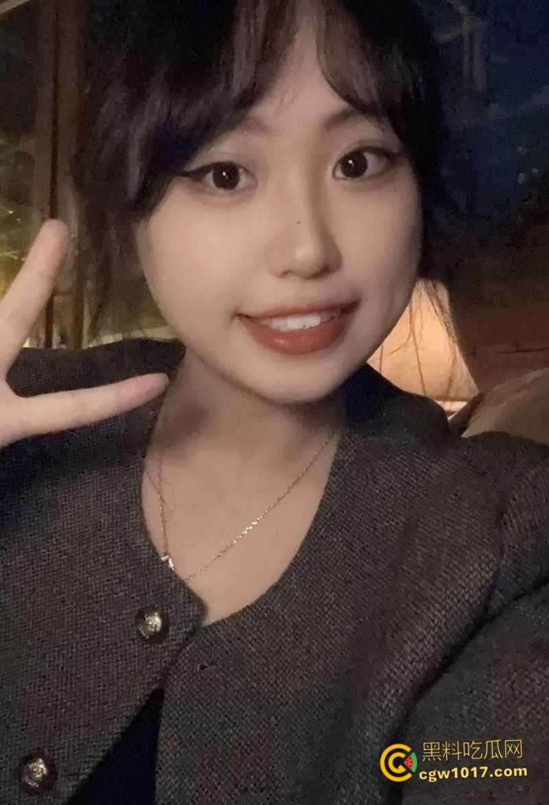 贵州爆乳嫩妹【张静玲】,手持身份证全裸自拍还债 ,浴缸岔腿揉穴自慰,巨乳晃到失焦,为了碎银甘当母狗!