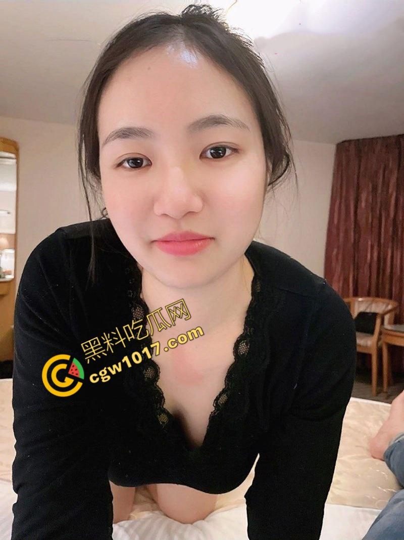 成都极品人妻【林伊敏】偷情曝光:狂野抽插无保护,性欲旺盛淫情不断,偷欢反差婊成网络热门,逼毛多密性瘾超强!