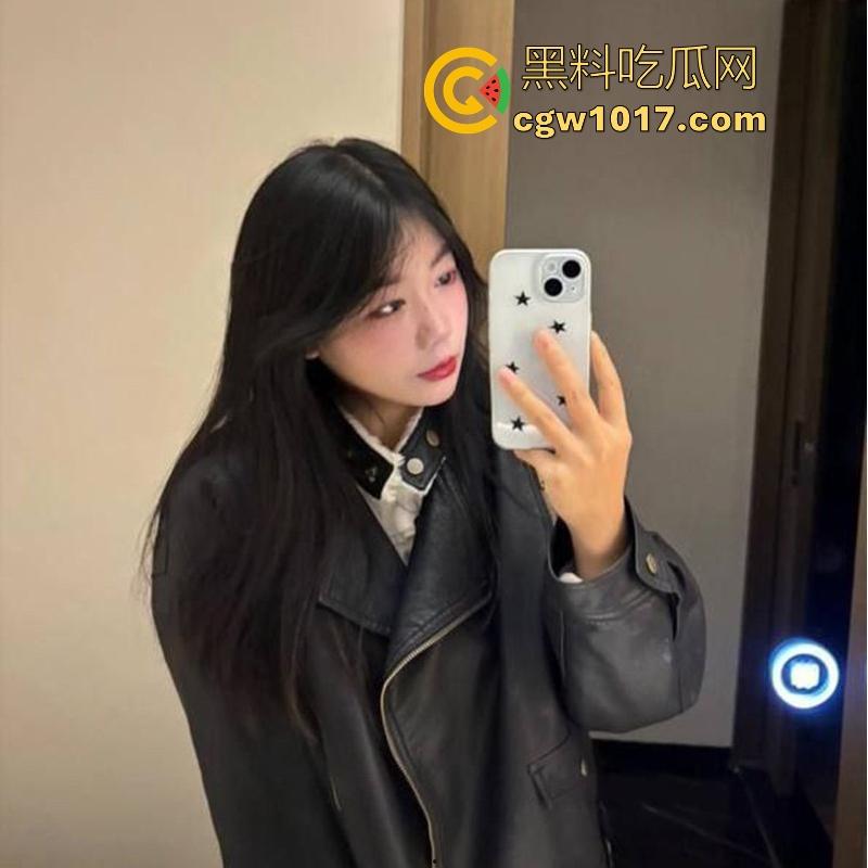 湖北师范大学萝莉学妹【温琬玲】反差跪床深喉口爆，狗链牵引翘臀后入爆操，与男友性爱视频曝光泄露！