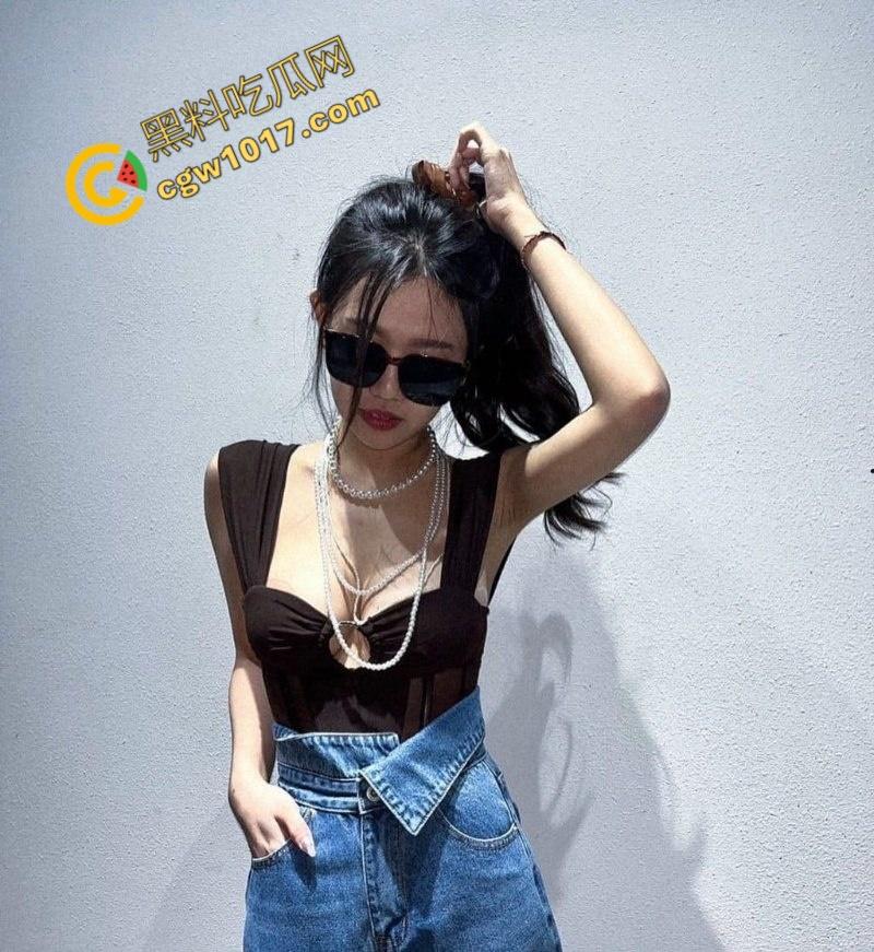 杭州美少妇【冯霏霏】与老公兄弟偷情视频烈火撩人,翘臀淫浪,无套激战,无尽快感爆棚,让人欲火焚身,欲罢不能!