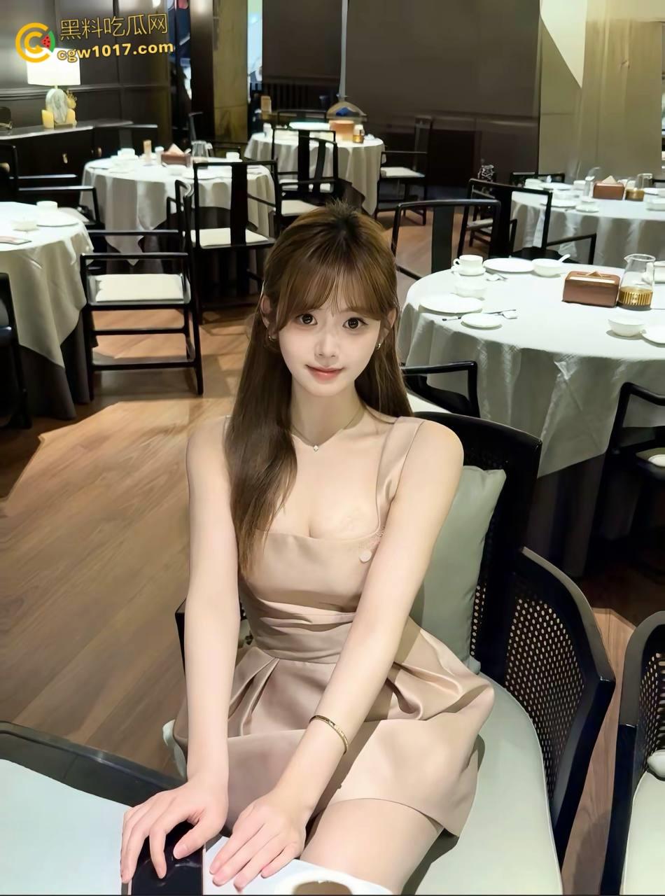 趁着万圣节和女儿玩cosplay,穿着头纱白丝小皮鞋,趴在床上任我操嘴,后入猛草极品翘臀,扶着腰全射在馒头小穴里 !