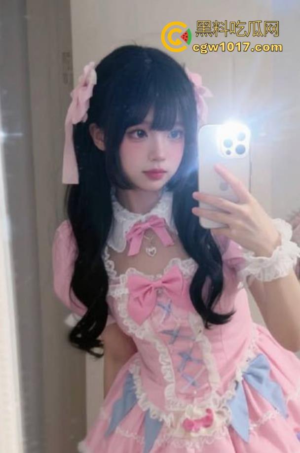 海角乱伦!不去上学的侄女托着我的手去逛街约会,酒足饭饱后带回酒店无套射出,后入猛插狂干把她治的服服帖帖!