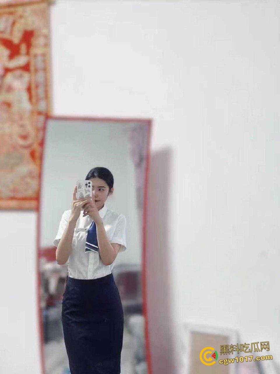 黑龙江省农商银行【赵蕊】，悬崖式分手被男友遭曝光，娇小美乳穿着情趣黑丝，趴在床上被猛猛打桩！