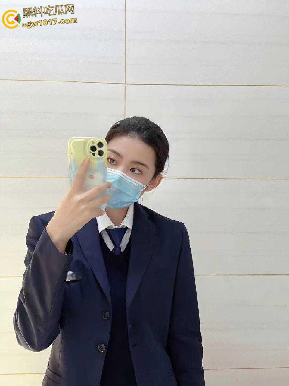 黑龙江省农商银行【赵蕊】，悬崖式分手被男友遭曝光，娇小美乳穿着情趣黑丝，趴在床上被猛猛打桩！