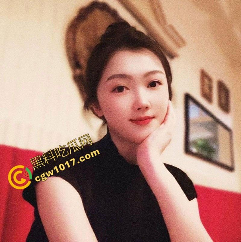 辽宁电台主播【晚晚】没穿内裤在麦前狂野!私密视频曝光,语音自慰,蝴蝶穴淫水横流,欲仙欲死!