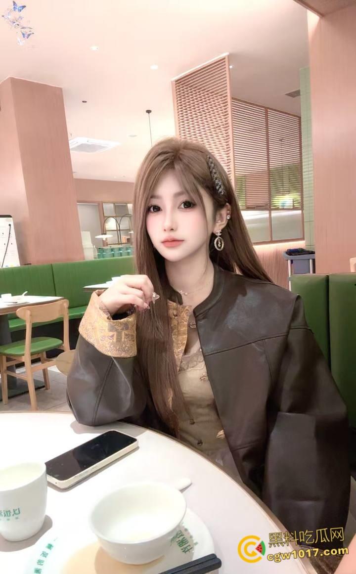 带好兄弟开荤,3p多次约我睡觉的表妹,反差小母狗喜欢真空,被蒙眼调教双洞齐开,被操的嘤嘤叫声音好甜阿 !