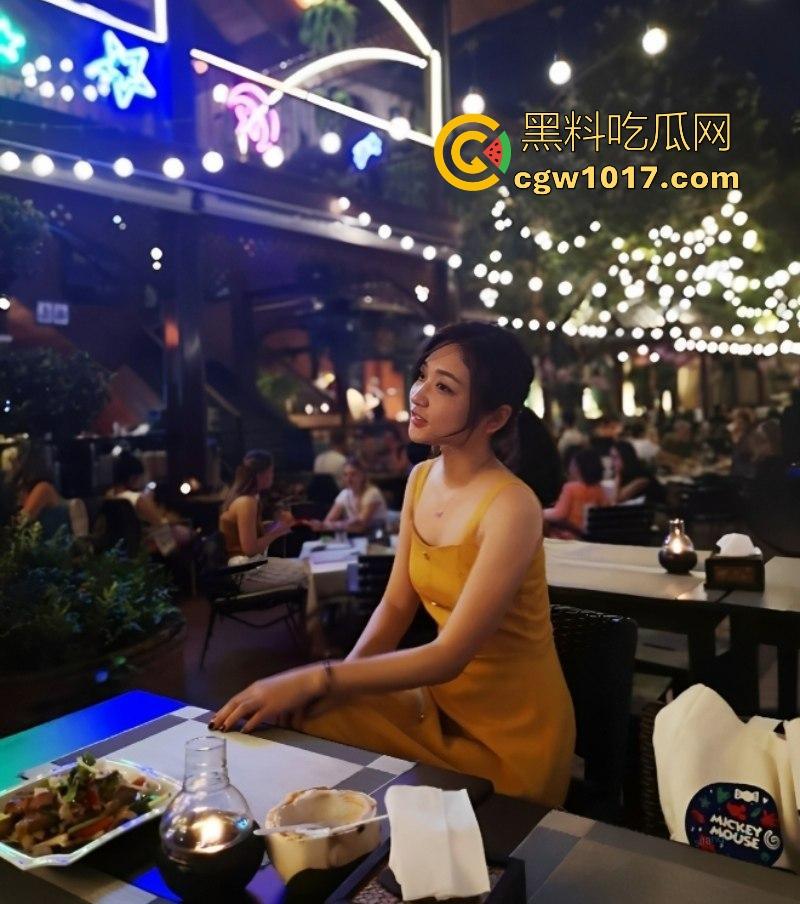 大佬分享一个月2万包养的极品女大,从白月光到淫语母狗只需要2万,无套猛插跪地舔屌手到擒来,真反差了!