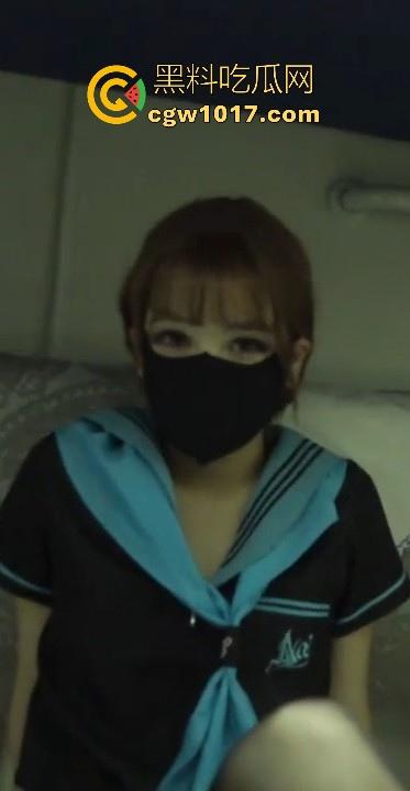 大神挑战长途火车上调教反差嫩模，开档黑丝jk妹玩跳蛋自慰，跳蛋一开把小逼震到淫水狂飙，卧铺秒变移动淫窝！