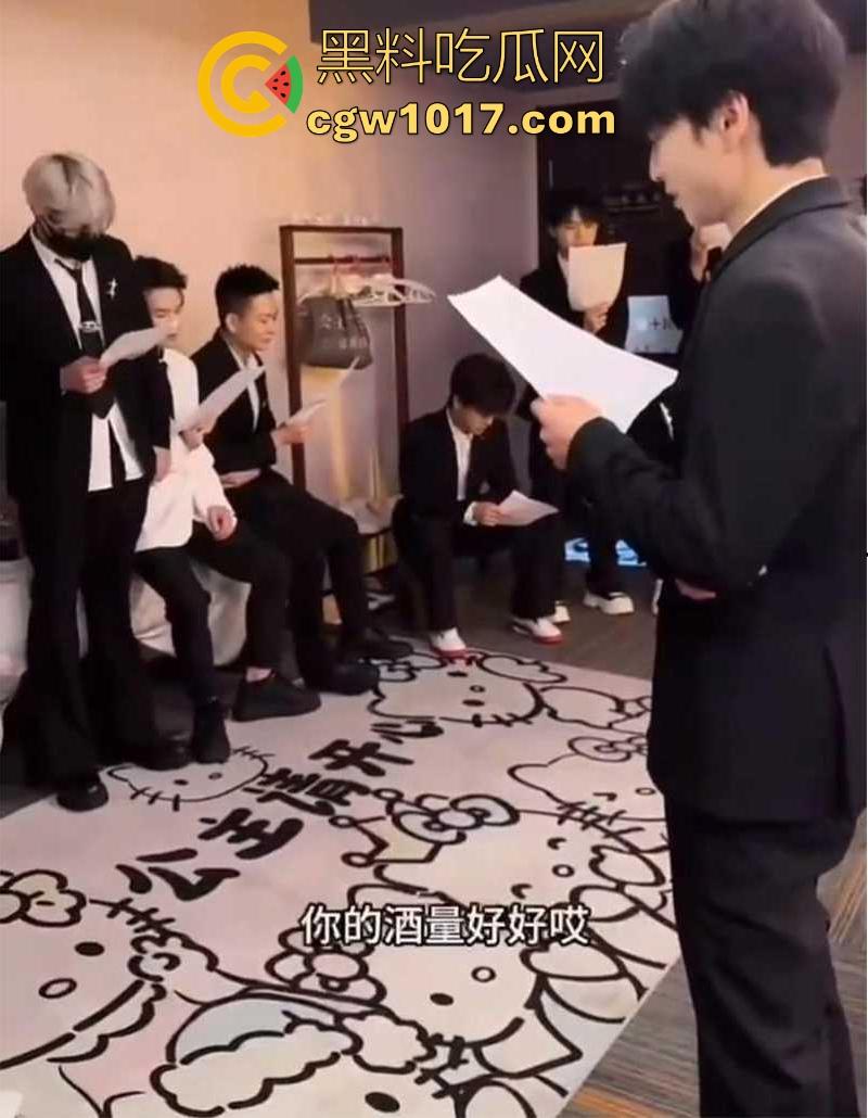 经济下行的今天KTV会所男模都变得正规化，每个言行举止都有规定，颜值只是入场券，想赚的更多那就得更努力！