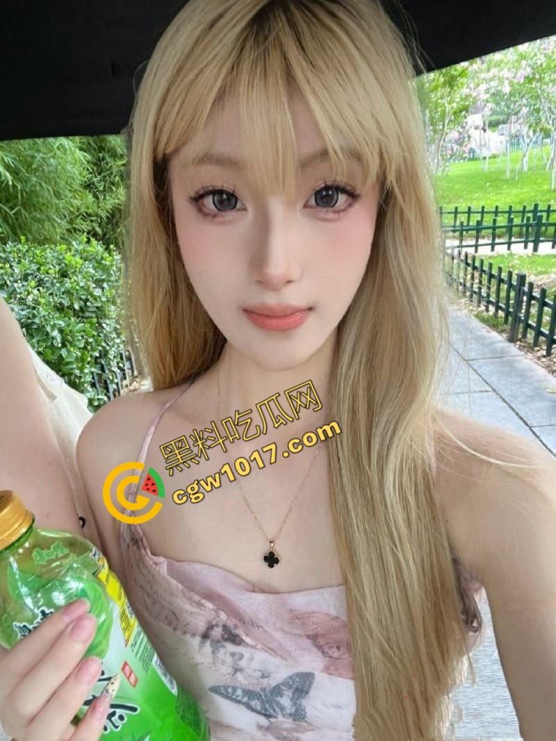 潍坊反差萌舞蹈生狂野视频炸网!34D巨乳乱颤,高铁厕所疯狂乱交!清纯脸下的妖艳野战,让你欲望无限!