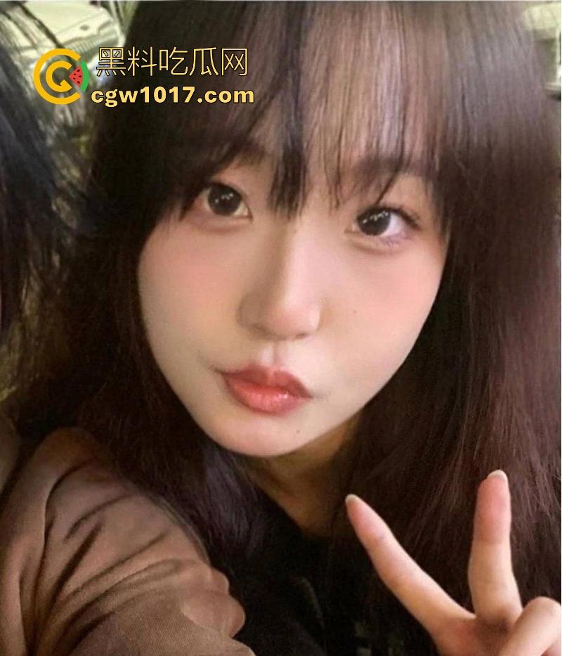 湖北职业学院【江雯彤】恋爱时疯狂榨干男友钱包,分手后被狠心曝光,教室后排自慰调教,传统位爆操,第一母狗实锤!