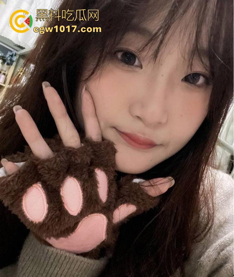 湖北职业学院【江雯彤】恋爱时疯狂榨干男友钱包,分手后被狠心曝光,教室后排自慰调教,传统位爆操,第一母狗实锤!