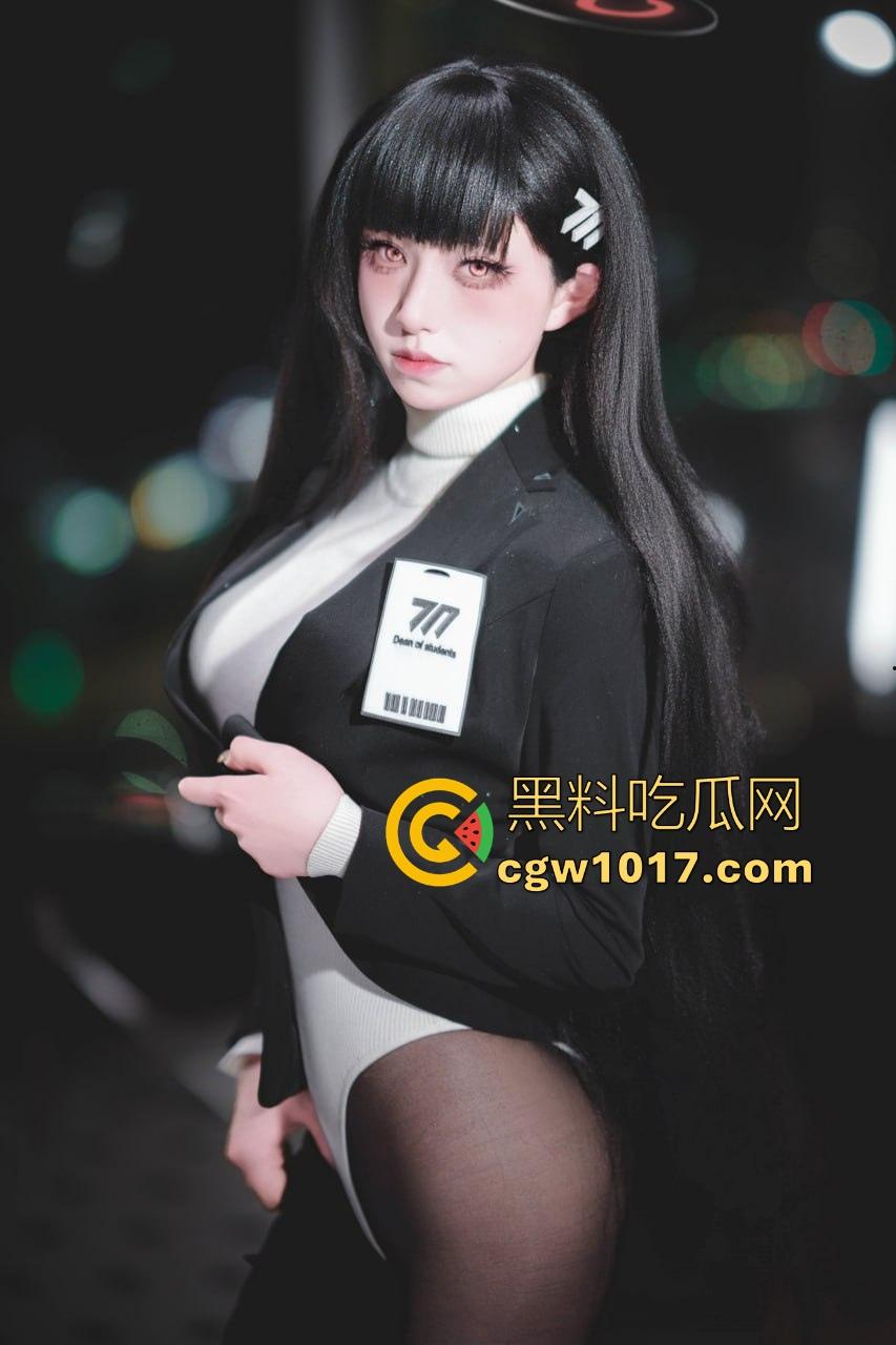 人抽烟你见多了但逼抽烟你见过吗?熟女少妇用逼抽中华,香烟一夹一点,最屌的是还能吐烟,极其离谱!