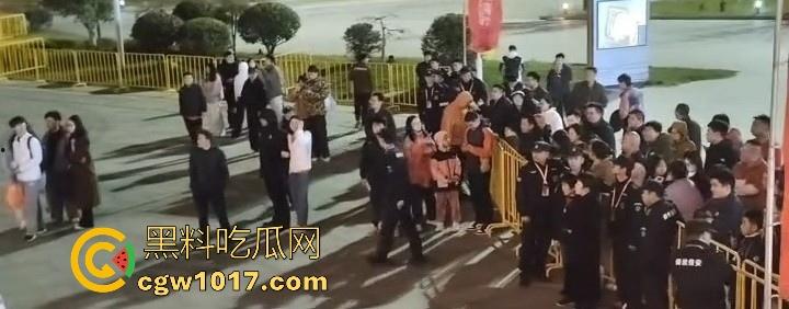 浙BA篮球联赛爆发大冲突!绍兴球队输不起,打完后还要打球员,真应了那句话,喝绍兴黄酒,打各地朋友!