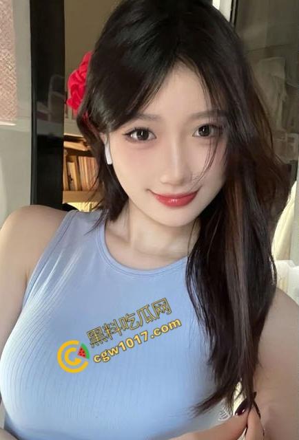 半夜闯入嫩艳小姨子房,不穿内裤赤裸诱惑,舌尖轻吻肉穴深处,脚踩鸡巴丝袜磨,饥渴肉体大胆索求!