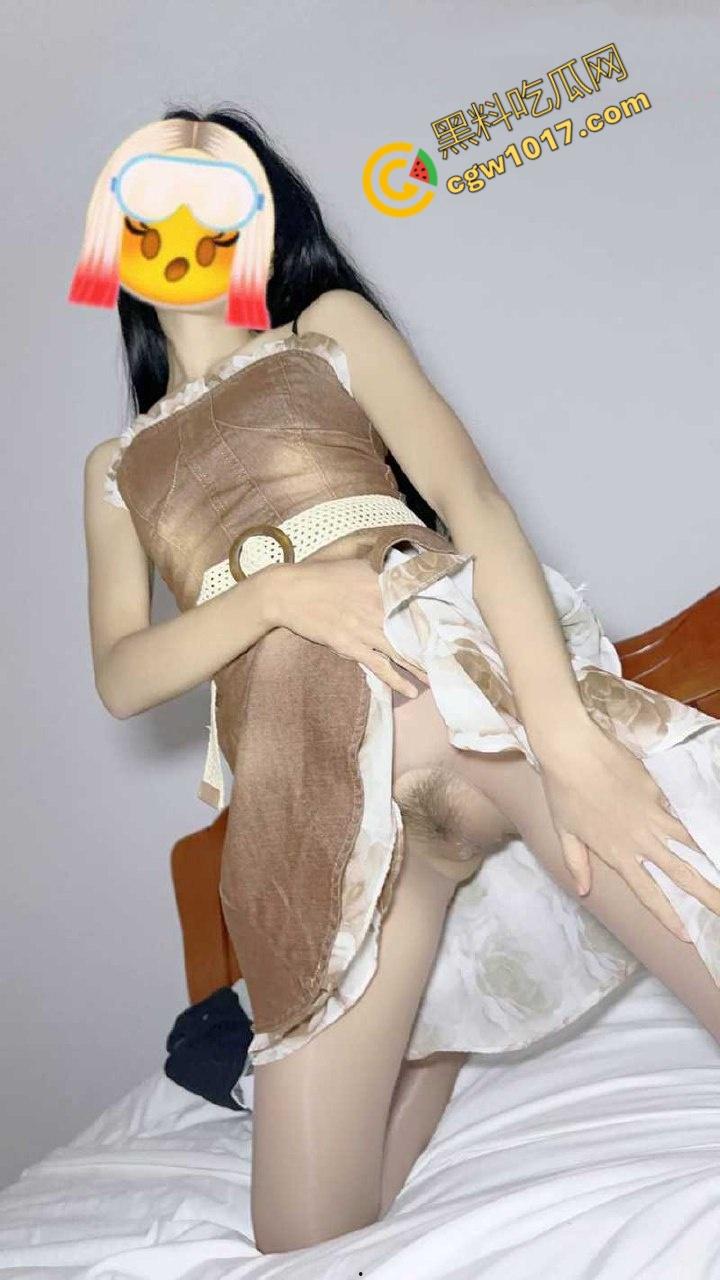 半夜闯入嫩艳小姨子房,不穿内裤赤裸诱惑,舌尖轻吻肉穴深处,脚踩鸡巴丝袜磨,饥渴肉体大胆索求!