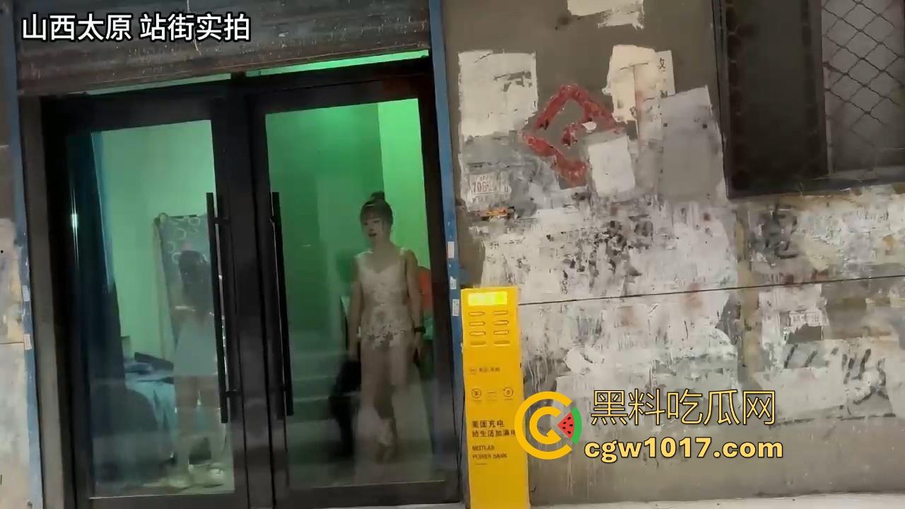 山西太原小吃街实拍走访!整条街都是特色美食,有成熟一点的也有年轻漂亮一点的,百花齐放快来挑选!