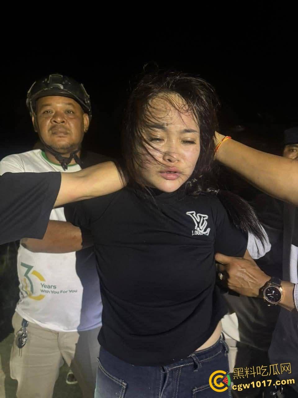 柬埔寨劫法场，黑衣大嫂一人一枪为爱冲锋，递枪救走6名同伴，现在每个大哥心中都有一个越南大嫂梦 ！