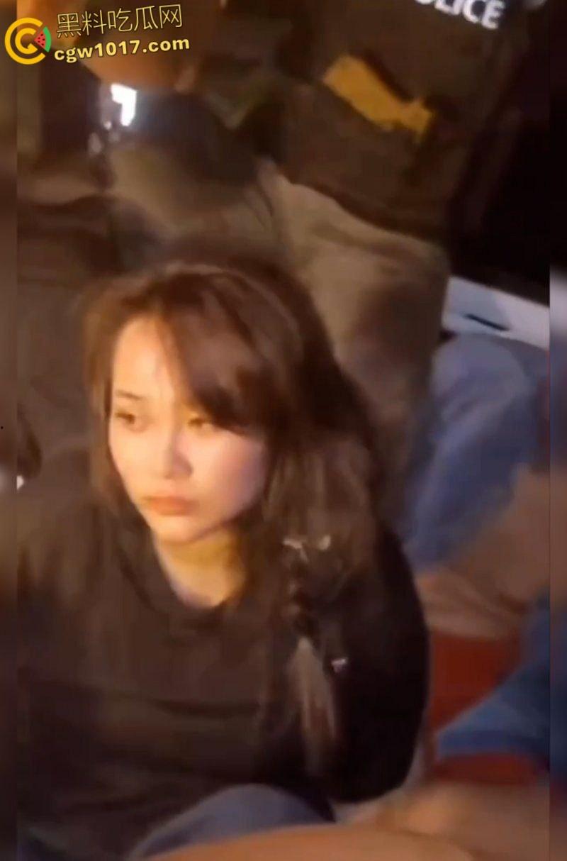 柬埔寨劫法场，黑衣大嫂一人一枪为爱冲锋，递枪救走6名同伴，现在每个大哥心中都有一个越南大嫂梦 ！