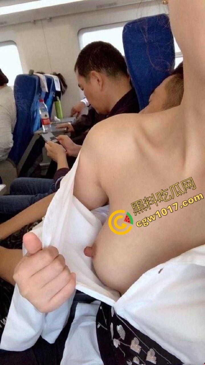 全网爆火高铁短发美少女曝猛料:靠卖片敛财,户外放尿摄人,曲线玲珑身材火辣,吸引无数网友疯狂交流!