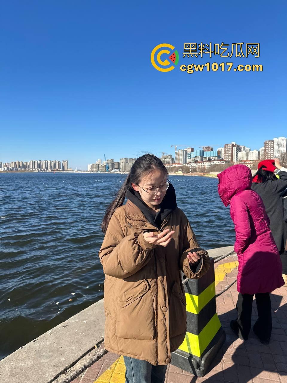 澳洲墨尔本大学清纯邻家【徐秀曼】极其淫荡反差，被学弟无套深插肥美肉鲍 ，学霸美女做爱非常淫骚！