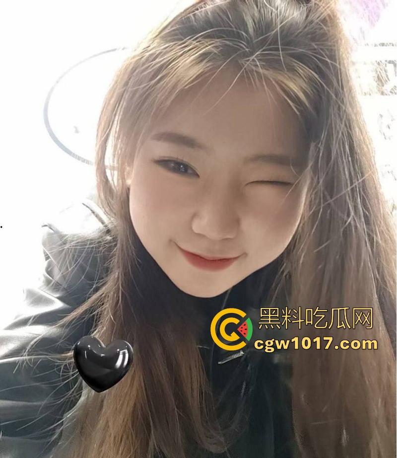 辽宁微胖女护士【廖春梅】极其淫骚的母狗,喜欢被猛男颜射口爆,执着于吞精,她好像知道这东西营养价值很高!