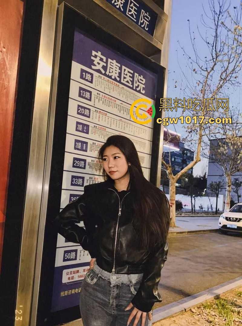 辽宁微胖女护士【廖春梅】极其淫骚的母狗,喜欢被猛男颜射口爆,执着于吞精,她好像知道这东西营养价值很高!