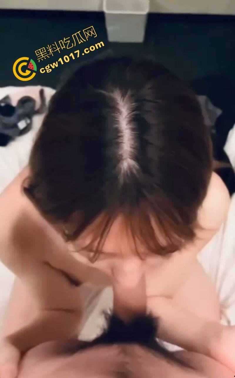 台娱爆出更劲爆丑闻!知名女星【简廷芮】婚内荒淫小鲜肉,感谢老公黑料满天飞,【粿粿】助纣为虐!淫乱姐妹花暴露糜烂生活!