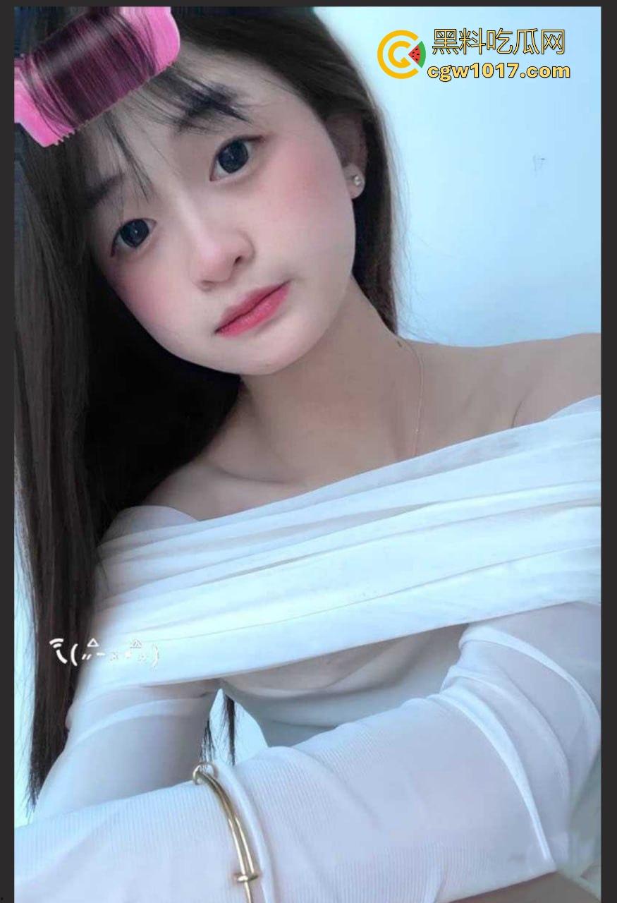 卫校不大创造神话!小情侣楼梯激情啪啪被偷拍!埋头苦干猛插女友,男女主被扒出,报告案发现场发现不明液体!